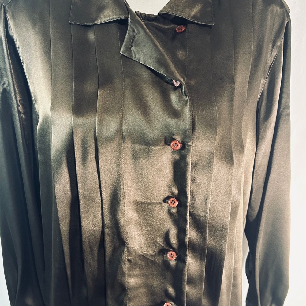 Jones New York Brown Satan Pintuck Button Up Blouse Womens Size 12 - Picture 3 of 10